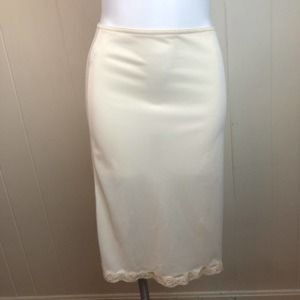 Vintage 70s 80s Wonder Maid Ivory Half Slip Small Lingerie Undergarment Lace